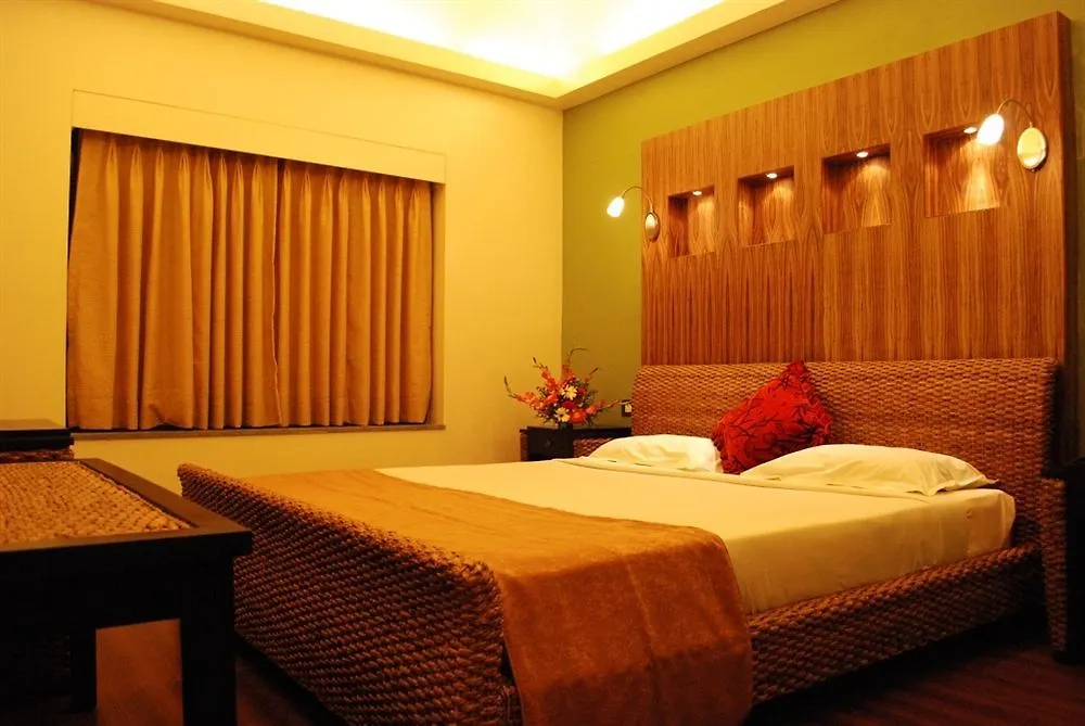 Hotel Country Spa Wellness Beach Resort Kovalam